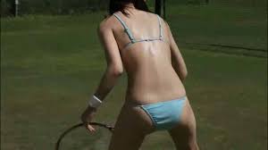 足立梨花 乳首ポロリ画像 下着でテニス！おっぱいとお尻がエロくてたまらんｗｗｗ - 裏ピク