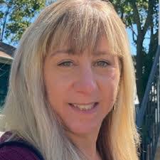 Lisa Lorenzo's Instagram, Twitter & Facebook