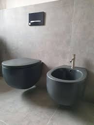 Wc bidet e lavabi in varie forme ma colorati con colori pastello o lucidi. I Sanitari In Bagno Wc E Bidet Fratelli Pellizzari