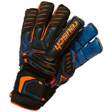 Manuel neuer is best known for being a pro football player for the country of germany. Torwarthandschuhe Kaufen Equipment Bei Outfitter