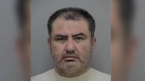 Acusan de 2 nuevos cargos de pornografía infantil al líder de la Luz del  Mundo