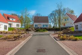 Als empfehlenswerter immobilienmakler zeichnen wir uns aus durch seriösität, marktkenntnis, erfahrung, angebotsvielfalt und service. Roompot Ferienresort Bad Bentheim In Bad Bentheim Die Besten Angebote