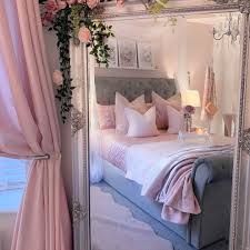 𝐏𝐞𝐫𝐟𝐞𝐜𝐭 𝐏𝐢𝐧𝐤 s instagram profile post happy monday lovelies i m looking forward to in 2021 room inspiration bedroom glam bedroom decor cool girl rooms