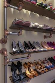 5 Klusideeen Voor Het Beter Organiseren Van Je Kleding Is Jouw Kledingkast Thuis Ook Een Grote Rommel En Wil Je De Orde Terug Will Jij Eindeli Diy Schuhaufbewahrung Diy Schuhregal Und
