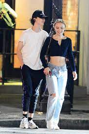 Timothee Chalamet And Lily Rose Depp Close Out Summer With A Sweet Nyc Stroll In 2021 Lily Rose Depp Lily Rose Lily Rose Melody Depp