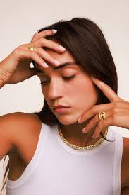 Rene Barnes's Instagram, Twitter & Facebook