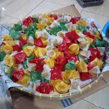 Silahkan kamu simak 5 step by step cara buat wajik gula merah berikut ini : Harga Wajik Ketan Nanas Terbaru Juni 2021 Biggo Indonesia