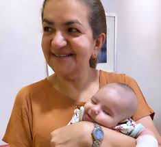 El regalo que Graciela Báez Sosa les llevó a Barby Franco y Fernando  Burlando a la clínica