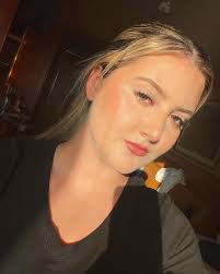 Rachel Stepp's Instagram, Twitter & Facebook