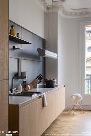 Un Bel Appartement Avec Vue Sur La Tour Eiffel Kermarec Cote Maison En 2020 Bel Appartement Appartement Architecte Interieur