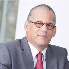 So, what are the best swiss banks?the swiss banks that offer the most advantages change from time to time. Patric Hirsbrunner Executive Director Bank Vontobel Ag Xing