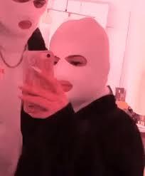 Giphy is how you search, share, discover. Baddie Icon Matching Ski Mask Couple Aesthetic Mask Girl Ski Mask Girl Aesthetic