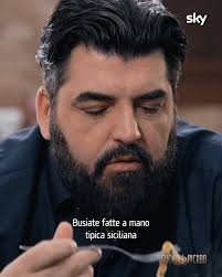 Cubo di carne di Boves, cipolla marinata, cetriolo, caviale e ostrica. 😋