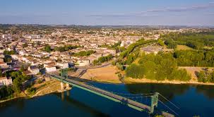 Slightly ribbed fruit, heavy yields, and good flavour. La Ville De Marmande Confie A Saur La Gestion De Son Service D Eau Potable Saur Remporte Le Contrat De Gestion Du Service D Eau Potable De Marmande