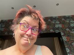 Dull women every where…..im sick of people (women) saying that they don't  like thier own image…..WTF…i dont really like what i look like either, im  to old, to fat to saggy…i could