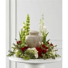 Funeral flowers and floral arrangements from ftd not only pay tribute to the departed, but show your love and support for the brokenhearted as well. Ftd Tears Of Comfort Arrangement Latrobe Florist The Floral Fountain Local Flower Delivery Latrobe Pa 15650