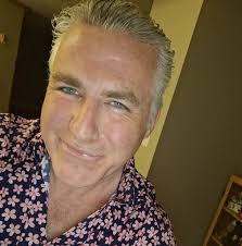 With the incredible Lawrence Morin of FANATICCON OTTAWA 2025 at boom 99.7's  HIGH SCHOOL REUNION at the Bronson Centre Music Theatre. Music by Neon  Nostalgic! #Ottawa