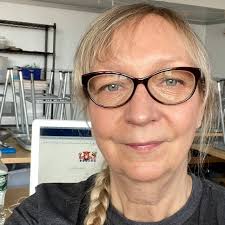 Profil de Siri A.Lewis