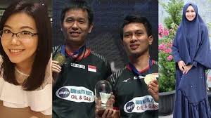 Beruntung, ketiga anaknya, richard heinrich setiawan, richelle hillary setiawan, dan russel howard setiawan, mengerti kondisi yang terjadi. Curhat Haru Istri Hendra Setiawan Mohammad Ahsan Saksi Perjuangan Suami Raih Juara All England 2019 Tribunstyle Com