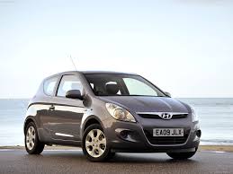 After various sightings and teasers, hyundai now shows its full. Hyundai I20 3 Door 2009 Pictures Information Specs