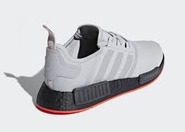Adidas nmd shoes and trainers are built for 21st century urban nomads who care about comfort as much as style. Otac Veza Jedinstvena Adidas Nmd R1 Herren Grau Rot Goldstandardsounds Com