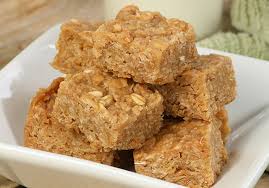 Une Collation Sante De Carres A L Avoine Et Au Beurre D Arachide 3 Ingredients Recipe Ingredients Recipes Snack Treat Butter Chocolate Chip Cookies