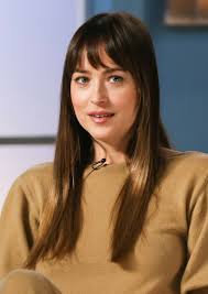 If you have finer hair you can use color to thicken up your strands to get here too. 20 Haircuts For Fine Straight Hair Best Women S Hairstyles
