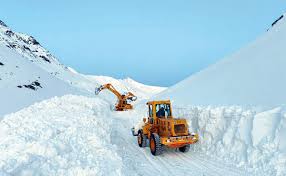 Hundreds Stranded Due To Heavy Snow Rescued From Lehs Changla Axis