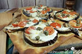 Pizza Melanzane Pomodori E Mozzarella Veloce In Cucina Con Zia Ralu Ricetta Pizza Mozzarella Idee Alimentari