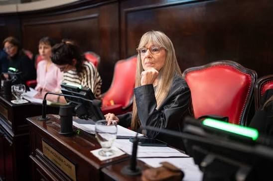 monicafmacha - En una nueva sesión ordinaria en Senado BA declaramos de  interés legislativo la Guía Ema, una herramienta para abordar y prevenir la  violencia digital y la difusión de contenido