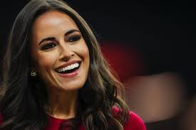 Kaylee Hartung (@kayleehartung) • Instagram photos and videos