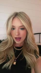 Lindsey Wetzel's Instagram, Twitter & Facebook