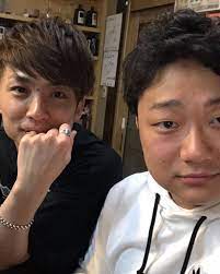 ちからこぶ 宮北 on instagram ゆず兄 サシ飲み 楽しい時間すぎました いつもありがたいです 大好き兄貴 ただ僕が太り過ぎやとの事で痩せろとなりました 5月31日までに60キロ代まで行かない場合は 世紀の大ビンタ 食らう約束になりました 痩せ こぶ