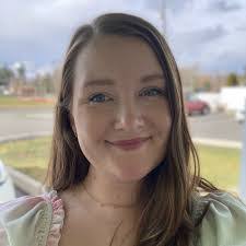 Emily Coombs's Instagram, Twitter & Facebook