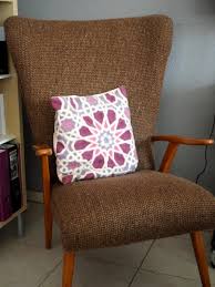 Beehren sie uns in unserer werkstatt in wetzikon bei zürich, in der wir ihre polstergruppe fachgerecht neu beziehen. Sofa Neu Beziehen Lassen Kosten Caseconrad Com