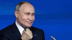 "Er hat mich beeindruckt": Putin lobt Trump als "ganzen Kerl"