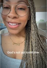 Nicole Eggleston's Instagram, Twitter & Facebook