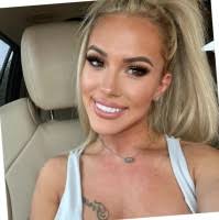 Heather Renick's Instagram, Twitter & Facebook