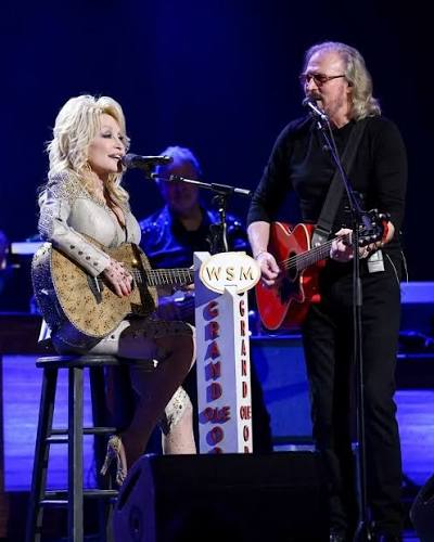 Barry Gibb and Dolly Parton just sang a 1960s classic... and it will  completely break your heart. , Barry Gibb is the last surviving member of  the Bee Gees. When he teamed up with country legend Dolly ...