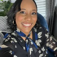 Danielle Hare (@daniellelhare)