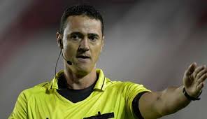 #arbitro_paraguayo #uruguay_vs_chile #arbitro_aquino el árbitro que dirigió el partido de uruguay vs chile, el paraguayo éber aquino, debe ser suspendido de las eliminatorias sudamericanas. Reina Peru Vs Chile Wilmar Roldan El Arbitro Designado Para El Cotejo Por Copa America Quien Gano