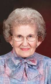 Lillian Winslow's Instagram, Twitter & Facebook