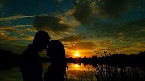 Hermosos Paisajes Naturales Pareja Al Atardecer Fotografias Reales Del Mundo Naturaleza Atardecer Precioso Historias De Amor Verdadero Imagenes De Amor Gratis