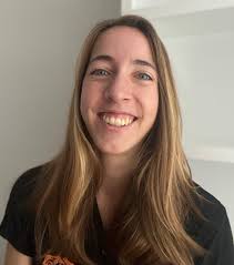 Sarah Steiger's Instagram, Twitter & Facebook