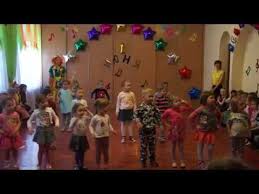 танцы на 8 марта в младшей группе детского сада Mladshaya Gruppa Tanec Lyalechka Youtube In 2020 Baby Mobile Music Enjoyment