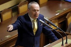 Po volbách do evropského parlamentu v roce 2019 představil svou novou politickou… Glosa Martina Cabana Prijatelnost A Ods E15 Cz