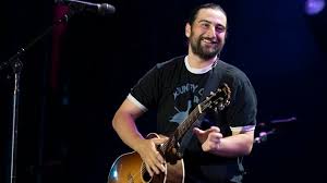 Noah Kahan to premiere 'The Great Divide' video on Grammy night