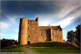 Doune Castle Scotland Setting For Many Scenes From Monty Python The Holy Grail As Well As Winterfel Where Is Outlander Filmed Outlander Tour London Tours