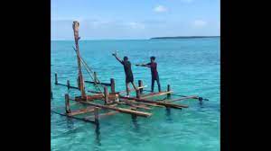 Dikatakan pulau ini lebih besar dari singapura dan terletak berhampiran perairan semporna, kunak dan lahad datu. Building A Floating Resort In Pulau Bum Bum Sabah Malaysia Youtube