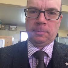 Donna Blundell (@super_povey_mum)